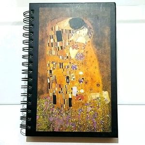 💋 The Kiss 💋 Piccadilly Journal